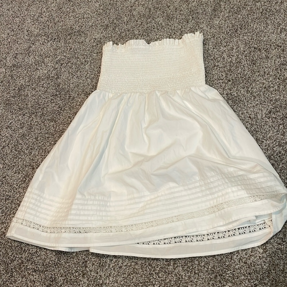 White strapless dress